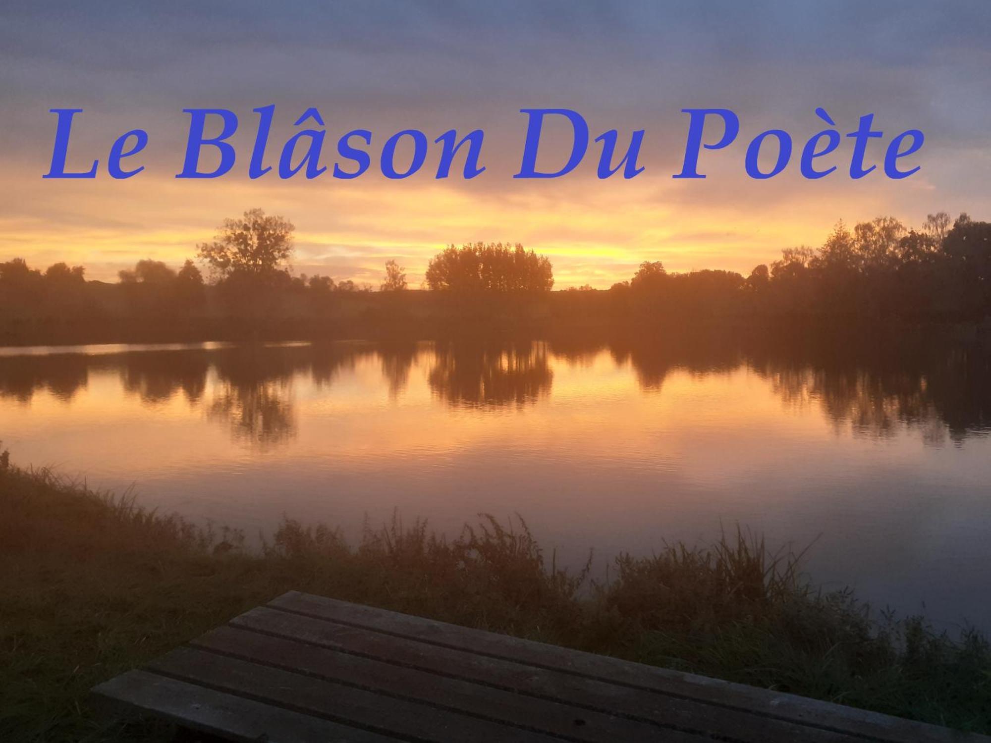 Le Blason Du Poete Mayet 外观 照片
